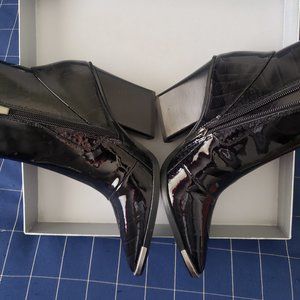 Vince Camuto Anikah Pointed Toe Ankle Fashion Boots Black